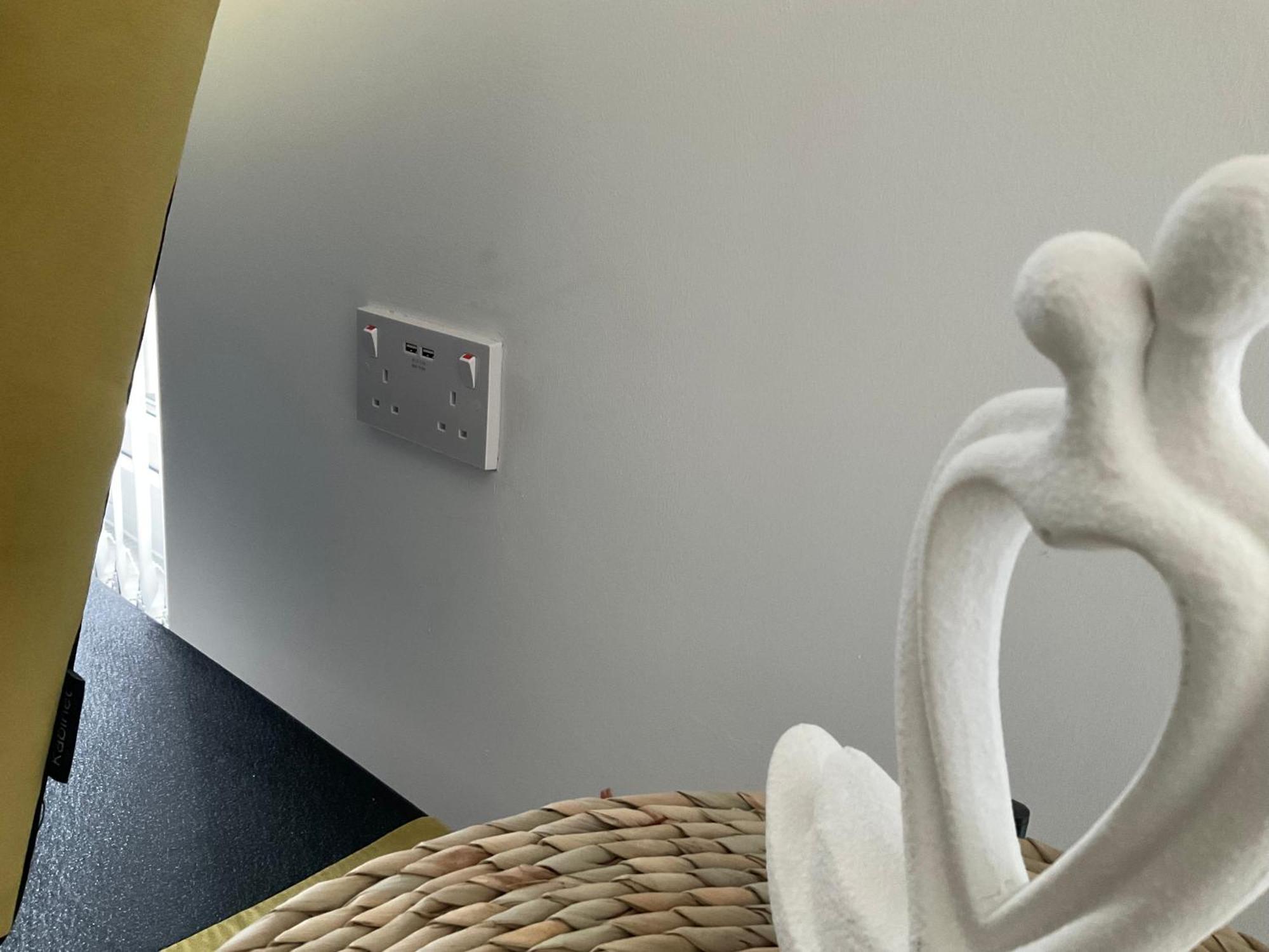 The Parkes A Stylish 3Br House, 5 Mins From Central Birmingham Close To The Edgbaston Stadium, The Hippodrome, Uob, Aston And Bcu, China Town, Kings Heath Bhx Airport And Much More Exteriér fotografie