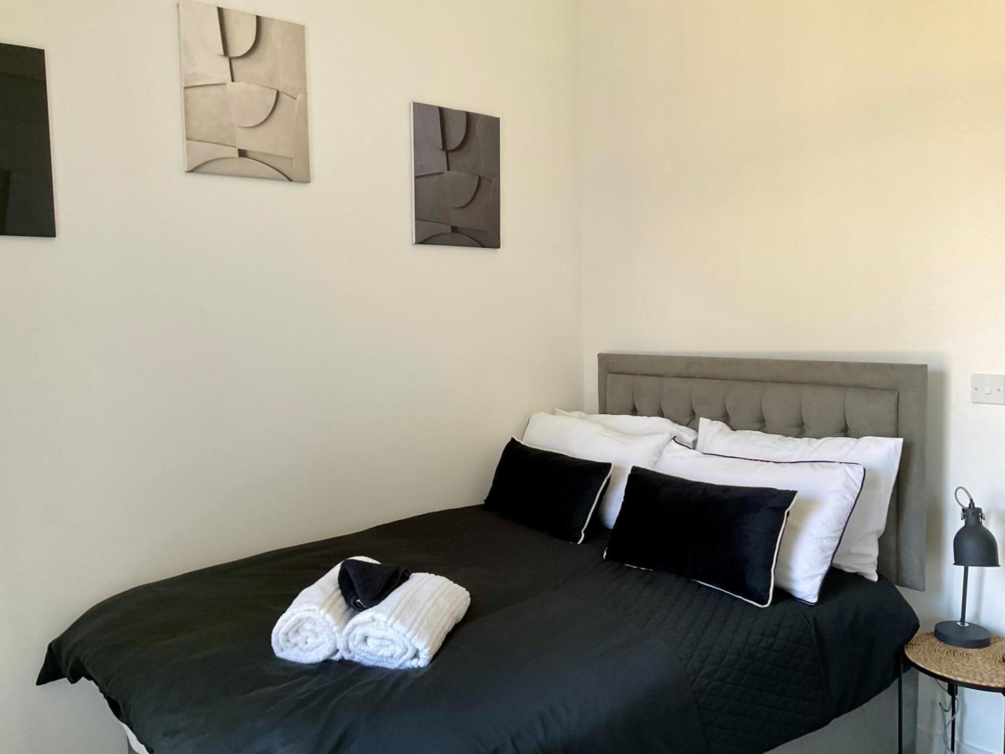 The Parkes A Stylish 3Br House, 5 Mins From Central Birmingham Close To The Edgbaston Stadium, The Hippodrome, Uob, Aston And Bcu, China Town, Kings Heath Bhx Airport And Much More Exteriér fotografie