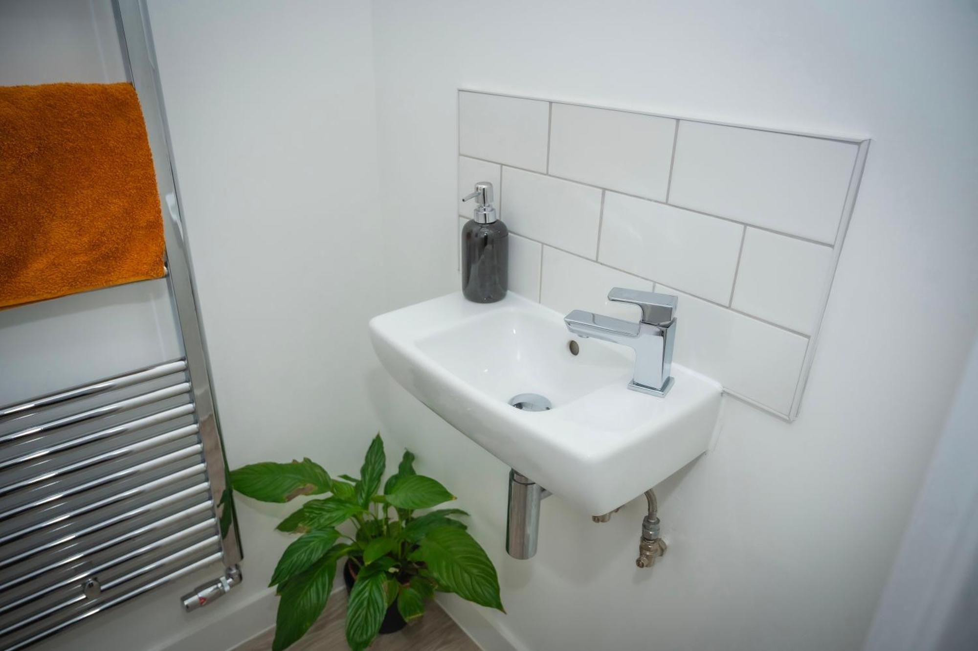 The Parkes A Stylish 3Br House, 5 Mins From Central Birmingham Close To The Edgbaston Stadium, The Hippodrome, Uob, Aston And Bcu, China Town, Kings Heath Bhx Airport And Much More Exteriér fotografie